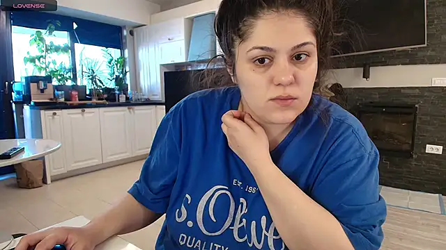 Layla- online show from 03/21/25, 02:29