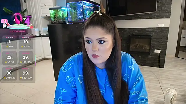 Layla- online show from 11/08/25, 07:23