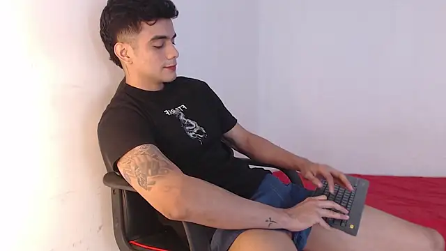 adam levis17 online show from 10/30/25, 05:09