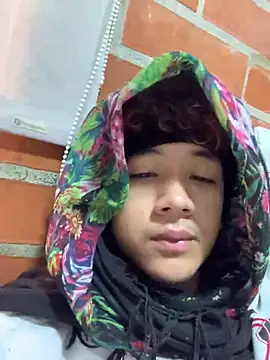 Snapshot of chillcol chatting on 03/15/25, 12:45 chillcol online show from 03/15/25, 12:45