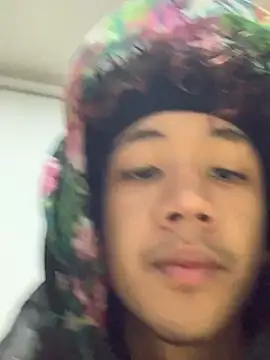 Snapshot of chillcol chatting on 03/17/25, 02:19 chillcol online show from 03/17/25, 02:19