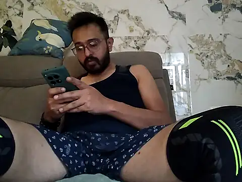 Snapshot of freakydesi chatting on 10/21/25, 05:41 freakydesi online show from 10/21/25, 05:41