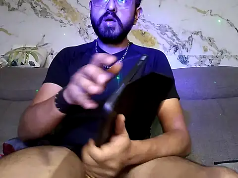 Snapshot of freakydesi chatting on 11/04/25, 10:09 freakydesi online show from 11/04/25, 10:09