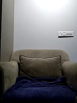 Snapshot of freakydesi chatting on 12/15/25, 06:12 freakydesi online show from 12/15/25, 06:12