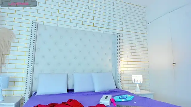 Emilly wilson  online show from 10/25/25, 11:51