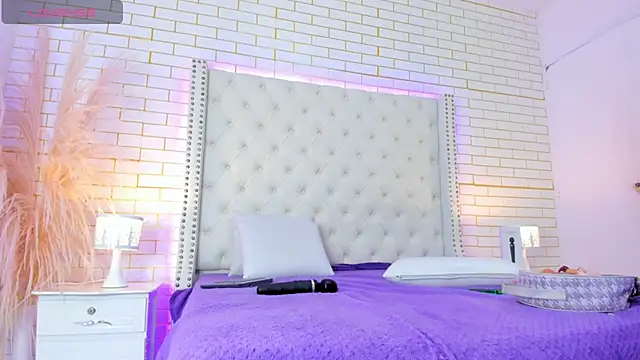 Emilly wilson  online show from 12/03/25, 11:30