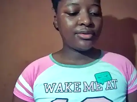 Snapshot of sexyhips2001 chatting on 12/18/25, 06:36 sexyhips2001 online show from 12/18/25, 06:36