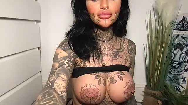 Peaches and the Cream online show from 03/06/26, 02:57