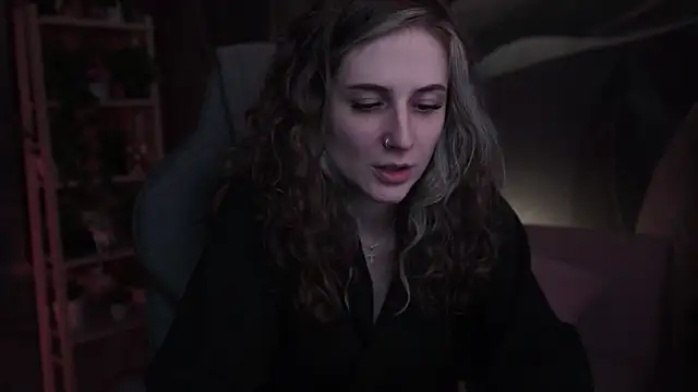 Snapshot of OliviaMcClean chatting on 10/29/25, 03:53 OliviaMcClean online show from 10/29/25, 03:53