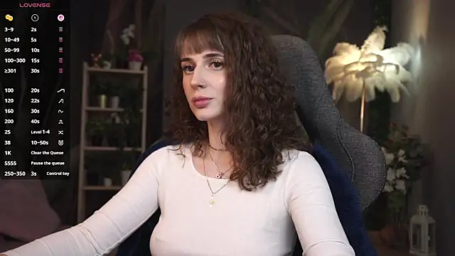 OliviaMcClean online show from 04/28/26, 03:11