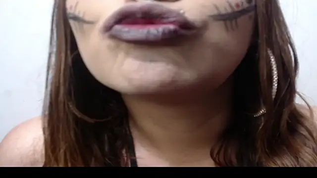 Snapshot of nicollewayne10 chatting on 11/01/25, 01:07 nicollewayne10 online show from 11/01/25, 01:07