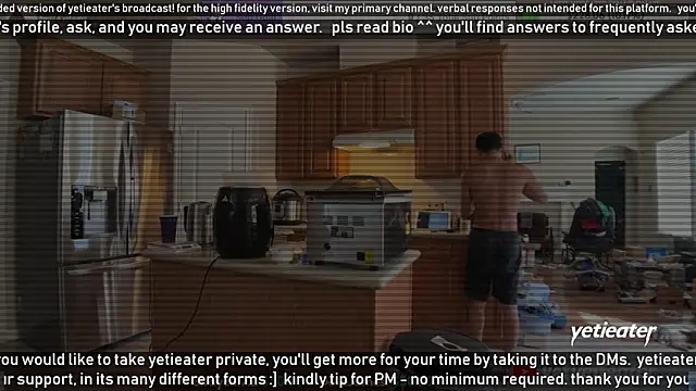 Snapshot of yetieater chatting on 12/15/24, 07:21 yetieater online show from 12/15/24, 07:21