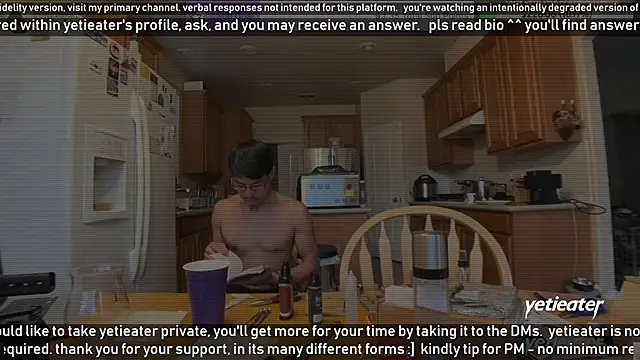 Snapshot of yetieater chatting on 12/17/24, 10:32 yetieater online show from 12/17/24, 10:32