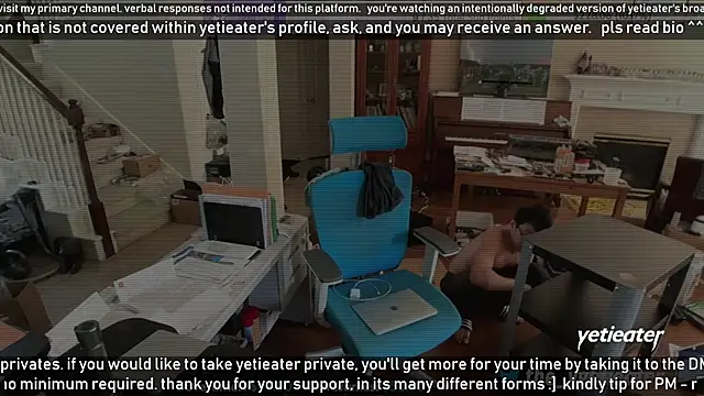 Snapshot of yetieater chatting on 12/21/24, 09:15 yetieater online show from 12/21/24, 09:15