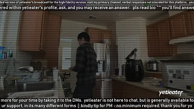 Snapshot of yetieater chatting on 01/08/25, 05:48 yetieater online show from 01/08/25, 05:48