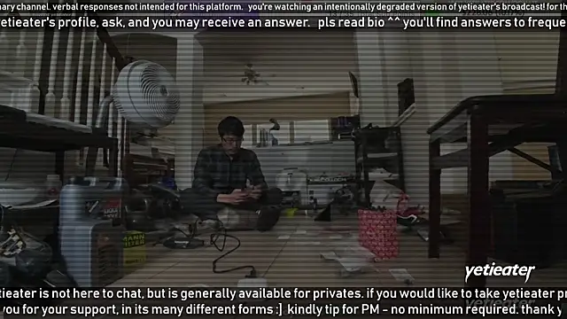 Snapshot of yetieater chatting on 01/10/25, 08:04 yetieater online show from 01/10/25, 08:04