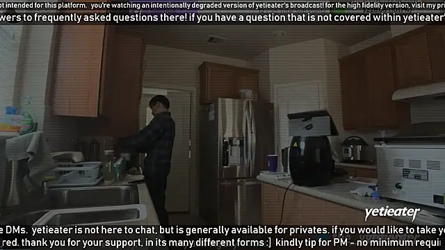 Snapshot of yetieater chatting on 01/15/25, 06:08 yetieater online show from 01/15/25, 06:08