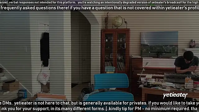 Snapshot of yetieater chatting on 01/24/25, 07:07 yetieater online show from 01/24/25, 07:07