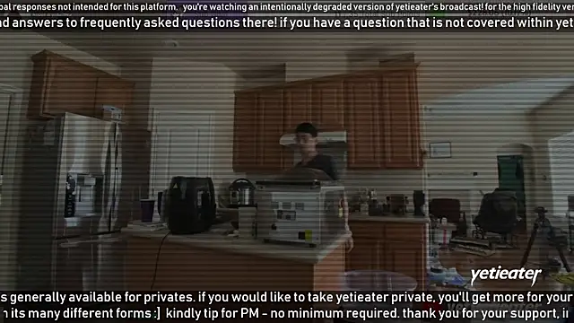 Snapshot of yetieater chatting on 01/28/25, 05:35 yetieater online show from 01/28/25, 05:35