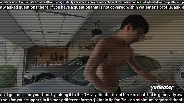 Snapshot of yetieater chatting on 02/03/25, 09:39 yetieater online show from 02/03/25, 09:39