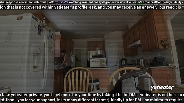 Snapshot of yetieater chatting on 02/04/25, 04:39 yetieater online show from 02/04/25, 04:39