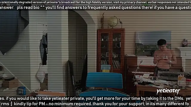 Snapshot of yetieater chatting on 02/08/25, 08:32 yetieater online show from 02/08/25, 08:32