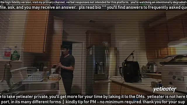 Snapshot of yetieater chatting on 02/11/25, 03:08 yetieater online show from 02/11/25, 03:08