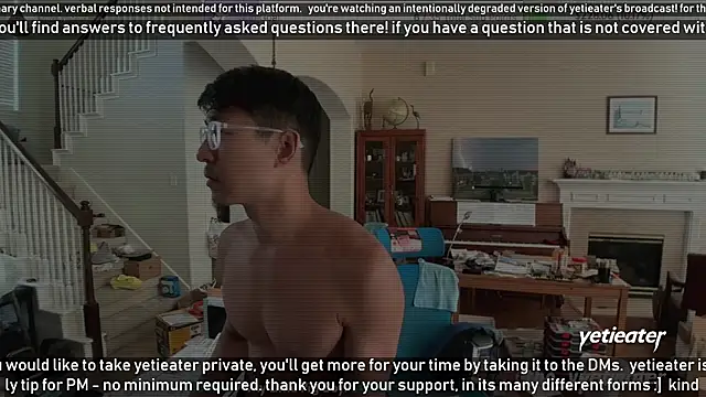 Snapshot of yetieater chatting on 03/10/25, 05:29 yetieater online show from 03/10/25, 05:29