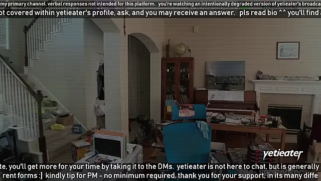 Snapshot of yetieater chatting on 03/11/25, 09:59 yetieater online show from 03/11/25, 09:59