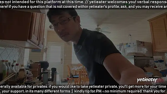 Snapshot of yetieater chatting on 02/04/26, 06:58 yetieater online show from 02/04/26, 06:58