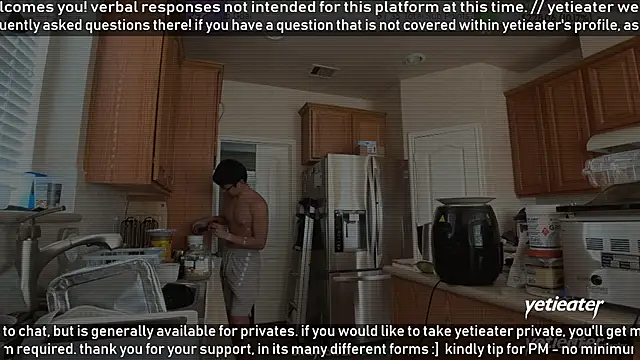 Snapshot of yetieater chatting on 02/07/26, 08:34 yetieater online show from 02/07/26, 08:34