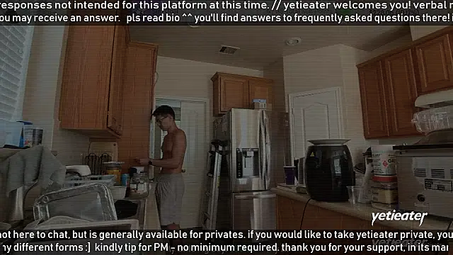 Snapshot of yetieater chatting on 02/10/26, 06:45 yetieater online show from 02/10/26, 06:45