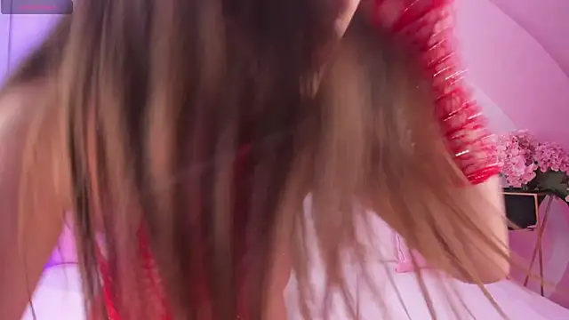 Snapshot of ValeriMilton chatting on 11/04/25, 07:24 ValeriMilton online show from 11/04/25, 07:24