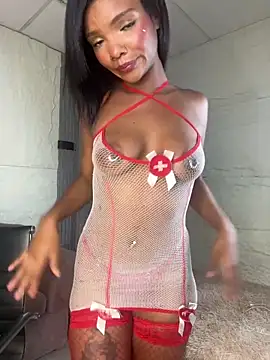 Snapshot of PinkyMoon chatting on 12/20/25, 05:20 PinkyMoon online show from 12/20/25, 05:20