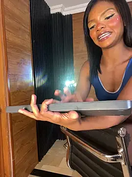 PinkyMoon online show from 03/13/26, 04:52