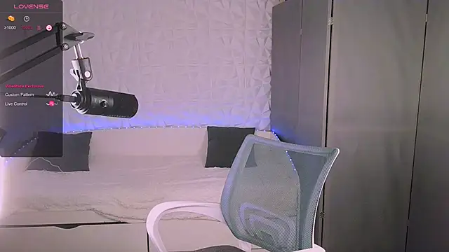 Snapshot of Beatrice_7 chatting on 11/13/25, 09:14 Beatrice 7 online show from 11/13/25, 09:14