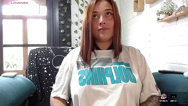 Snapshot of LiraSonnett chatting on 03/17/25, 09:13 LiraSonnett online show from 03/17/25, 09:13