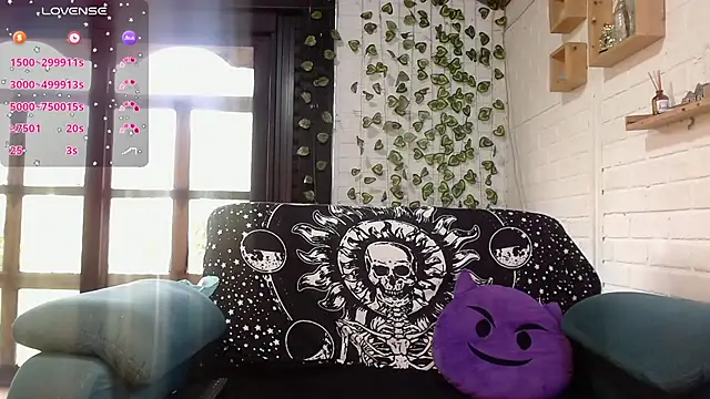 Snapshot of LiraSonnett chatting on 10/16/25, 09:27 LiraSonnett online show from 10/16/25, 09:27