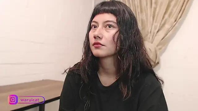 Snapshot of Laury_uri chatting on 02/12/26, 01:33 Laury uri online show from 02/12/26, 01:33