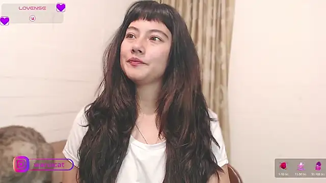 Snapshot of Laury_uri chatting on 03/03/26, 12:17 Laury uri online show from 03/03/26, 12:17