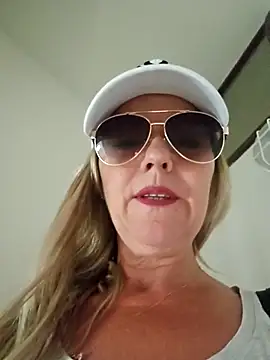 Melody73 online show from 10/24/25, 11:39