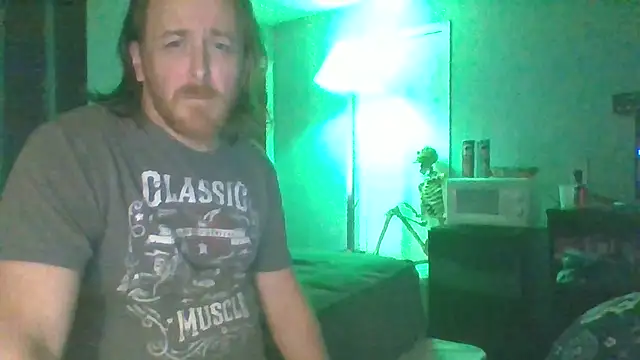 Snapshot of SpnzTnT chatting on 09/14/25, 08:08 SpnzTnT online show from 09/14/25, 08:08