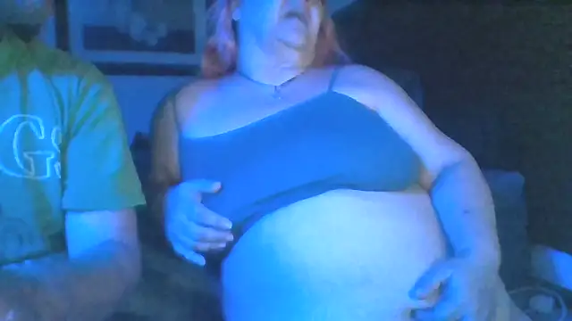 Snapshot of SpnzTnT chatting on 10/07/25, 03:25 SpnzTnT online show from 10/07/25, 03:25