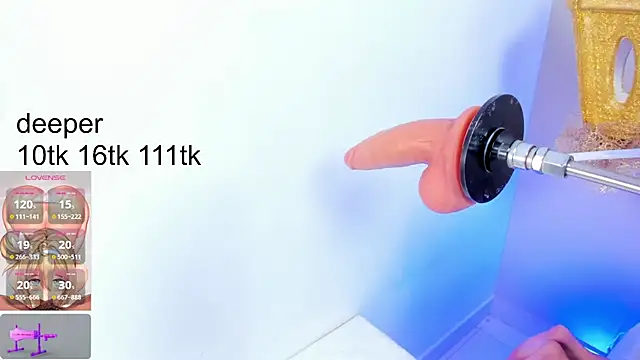 Snapshot of Maye_U chatting on 12/18/25, 07:31 Maye U online show from 12/18/25, 07:31