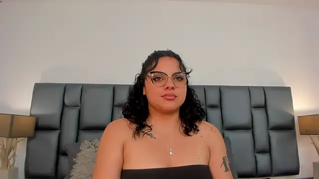 Snapshot of LunaSotto chatting on 03/16/25, 01:59 LunaSotto online show from 03/16/25, 01:59