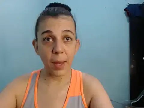 Snapshot of luli_angel chatting on 10/28/25, 01:09 luli angel online show from 10/28/25, 01:09