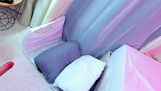 Snapshot of im_hanna1 chatting on 12/04/25, 12:14 im hanna1 online show from 12/04/25, 12:14