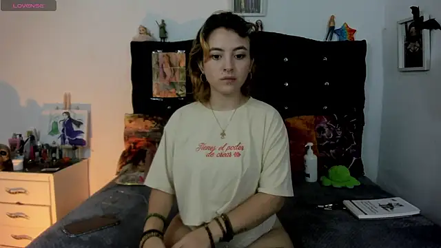 Snapshot of young_jung chatting on 11/29/25, 09:07 young jung online show from 11/29/25, 09:07