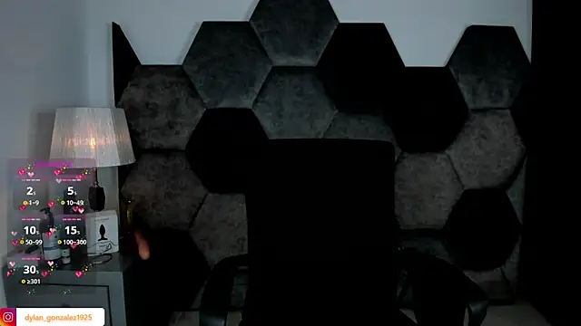 Snapshot of Dylan_Turnerr chatting on 09/19/25, 09:59 Dylan Turnerr online show from 09/19/25, 09:59