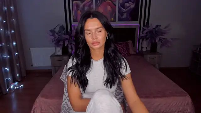 DanaSincere online show from 09/24/25, 04:49